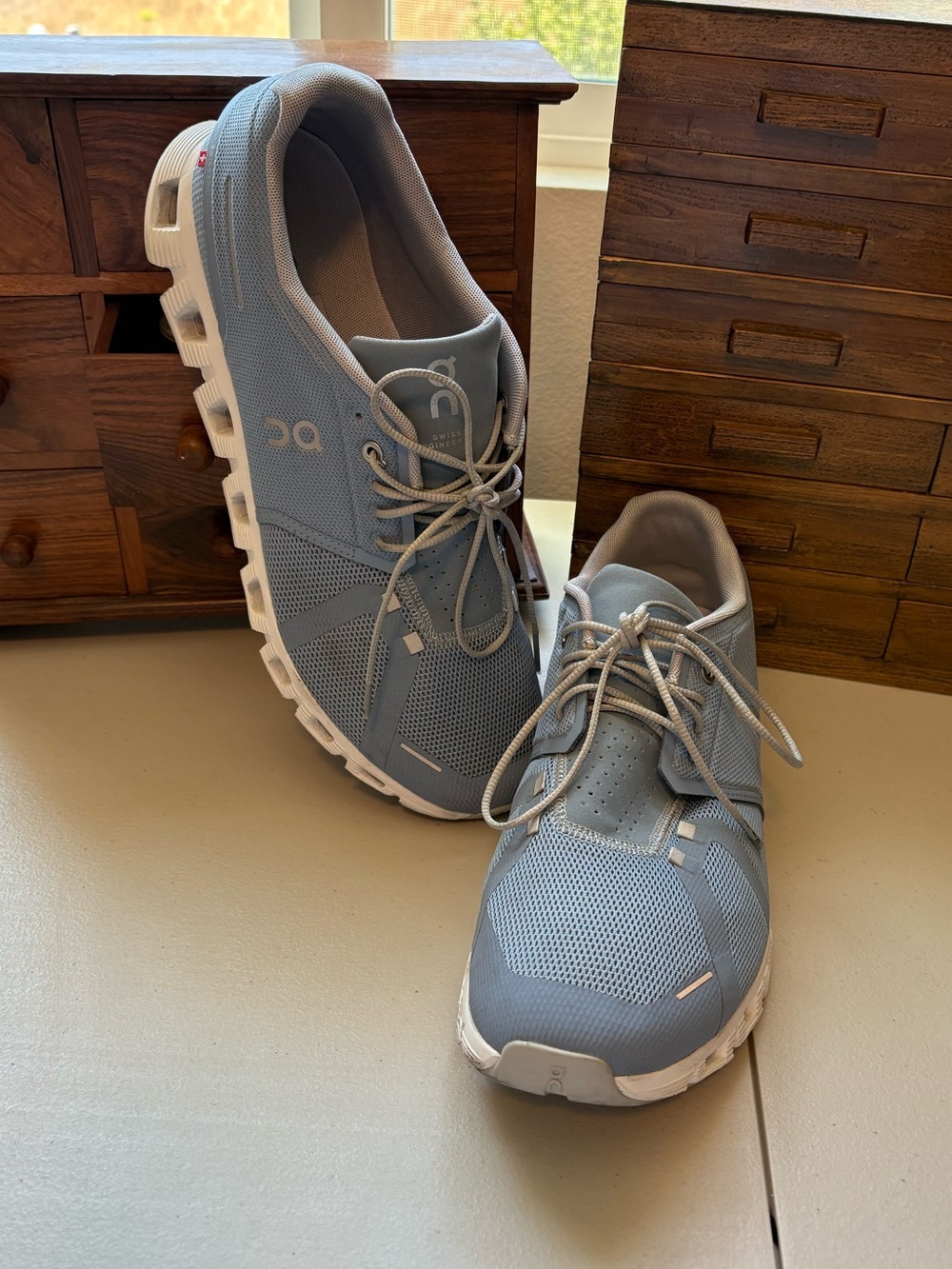 On cloud 6 men’s blue white running shoes size 13